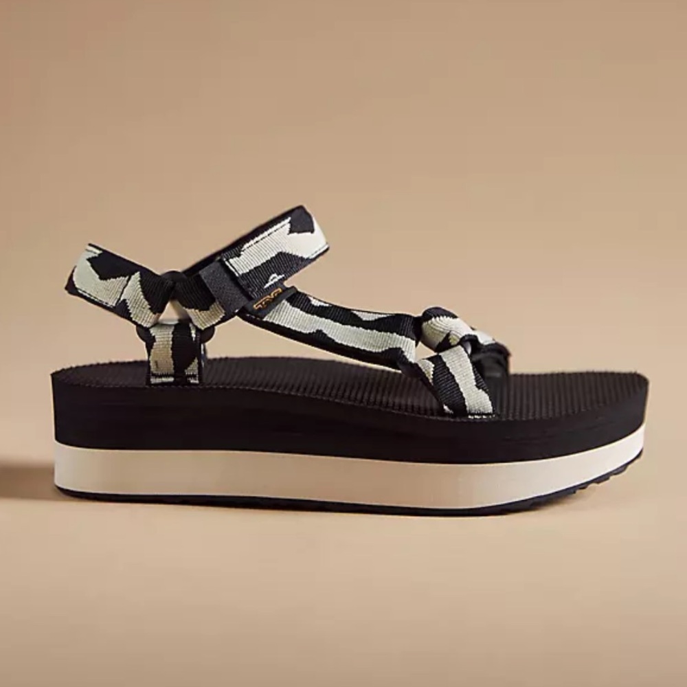 Teva Women’s Flatform Universal Sandals Black and White